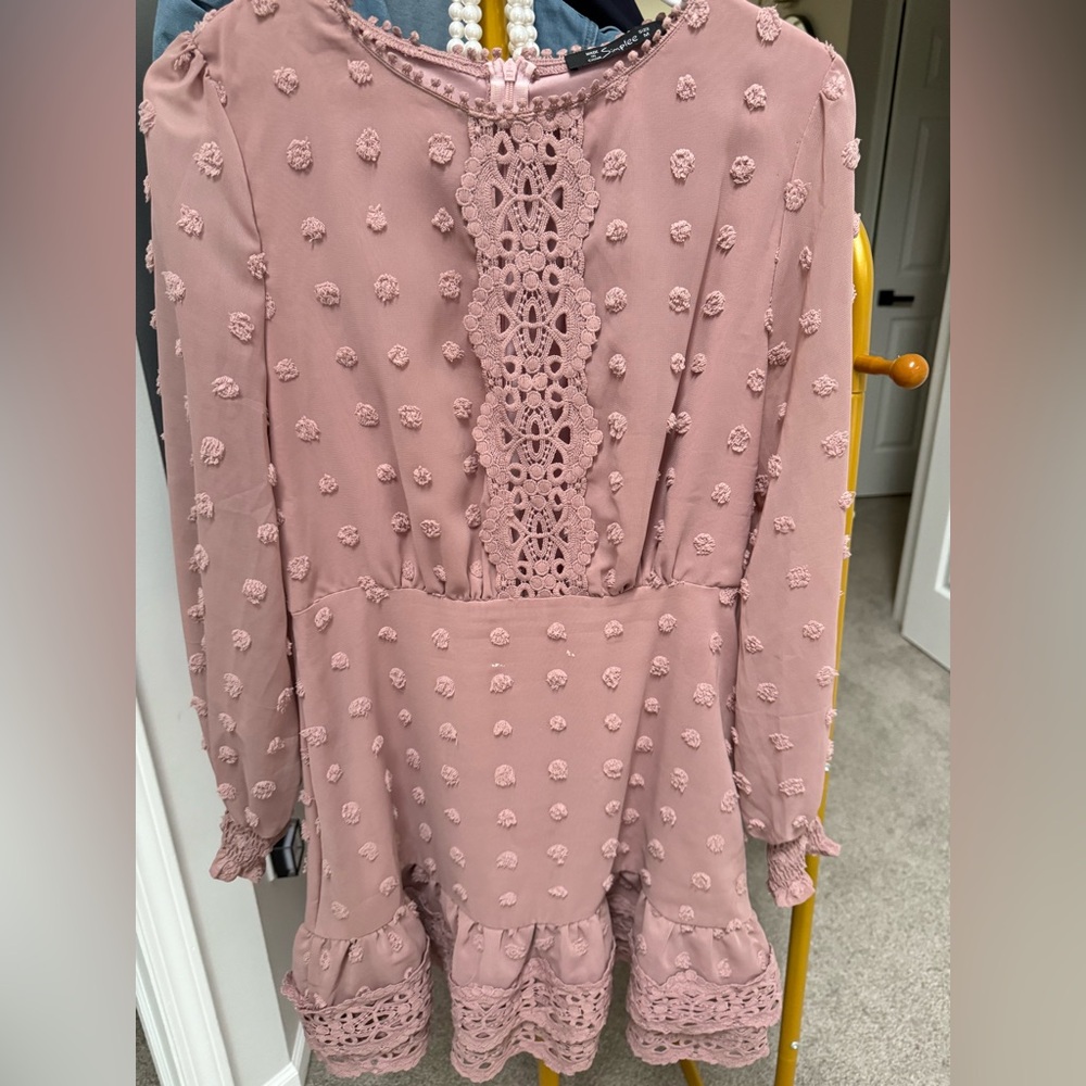 Women’s size medium dusty rose crochet accent dress
